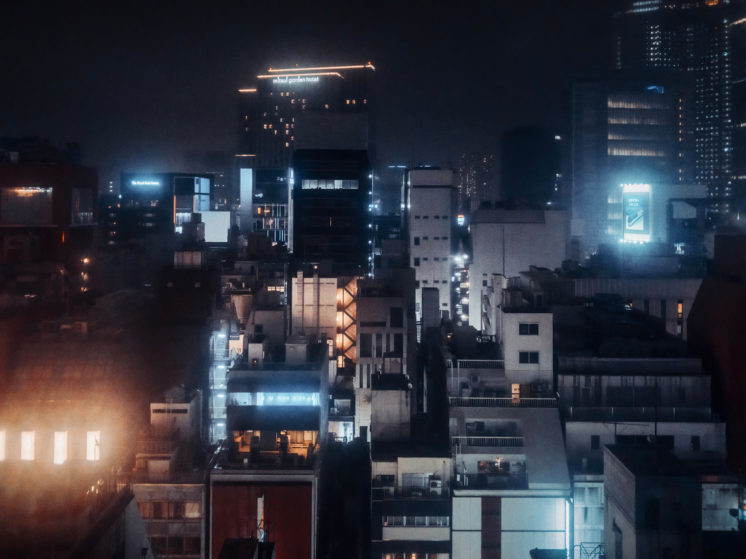 Sean Perry Photographs · Tokyo Nightscape · Japan.